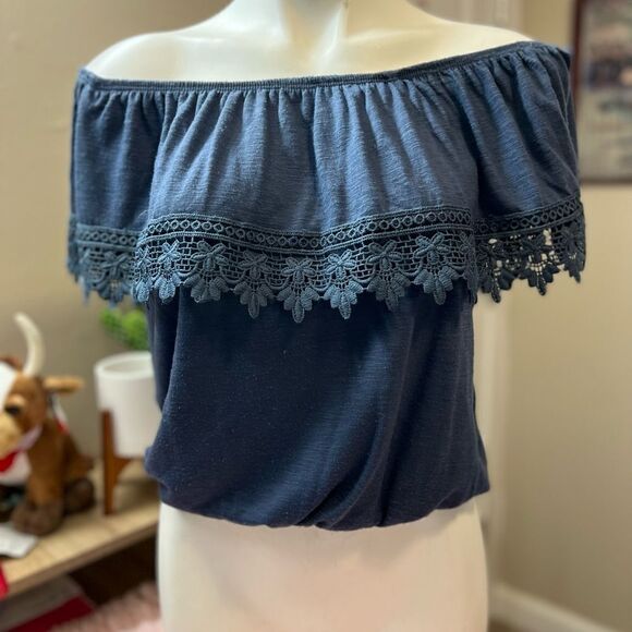 Tops - Off the shoulders Blouse